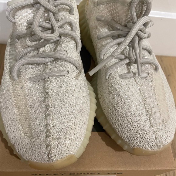 COPY - Yeezy Boost 350 V2 'Light' - Picture 8 of 9